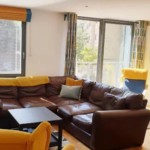 Apartment Altido Alluring 3br Apt Near The Centre With Parking Edinburgh